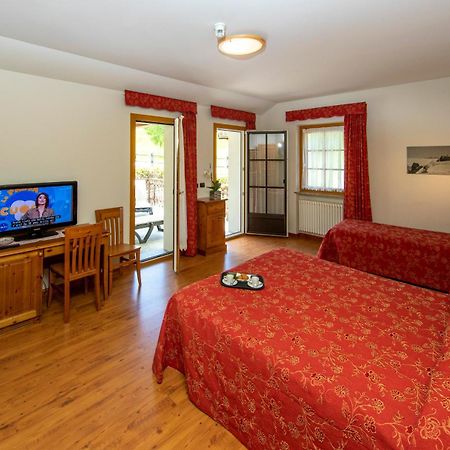 Albergo Edelweiss - Larespa Кродо Екстер'єр фото