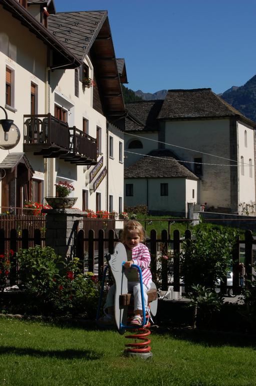 Albergo Edelweiss - Larespa Кродо Екстер'єр фото